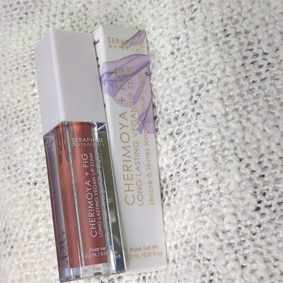 Seraphine Botanicals Cherimoya + Fig Lip Stain in Latte, 2.2ml/0.07fl oz - Picture 4 of 9